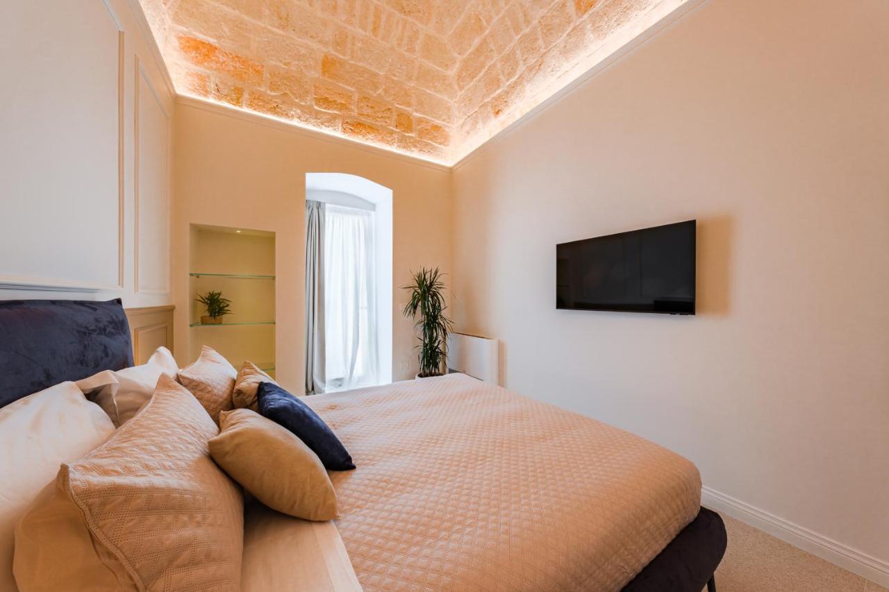 Helloapulia Charming Palazzo Clemente - Self-Catering Suites With Aircondition Monopoli Exterior photo